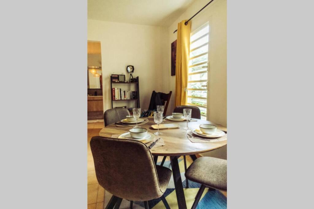L'Ile Au Paon - Appartement T2 Avec Piscine Et Parking Les Abymes Exteriér fotografie